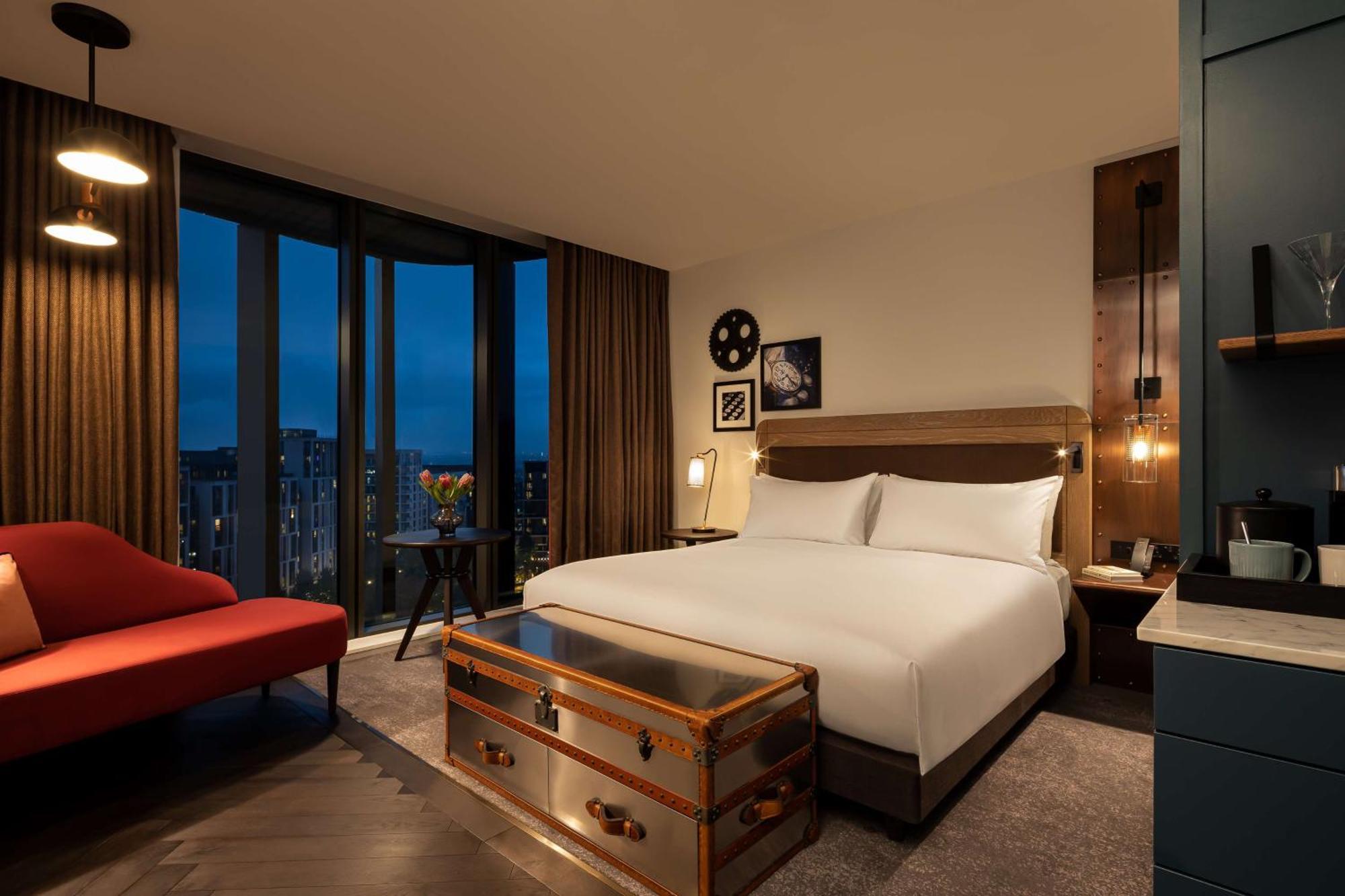 Deluxe King Room